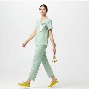 Mediclo Sage Green Scrub Pants